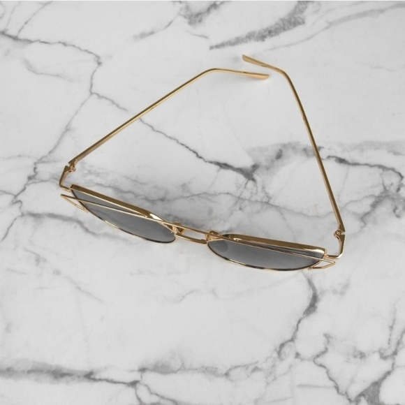 🆕️ Cat Eye Sunglasses - Picture 5 of 8